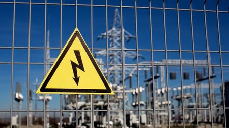 ЕК няма да предложи удължаване на мерките срещу високите цени на тока