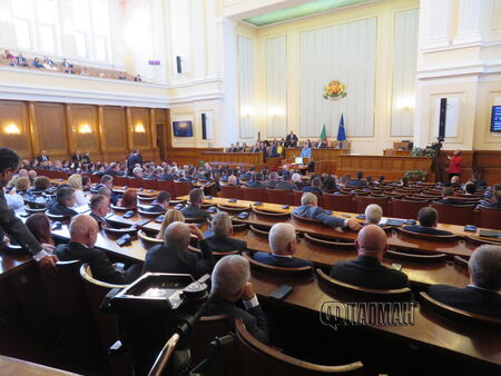 България има ново правителство Парламентът одобри проектокабинета с премиер Николай