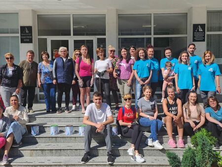 Преподаватели и студенти заедно освежиха пространства в Университет „Проф. д-р Асен Златаров“ - Бургас