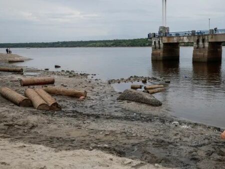 В Черно море се носят мини, експлозиви и боеприпаси заради взривената язовирна стена в Украйна