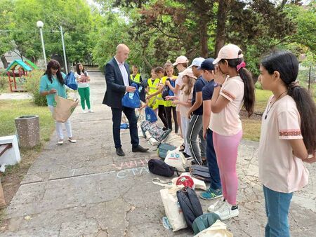 12 деца вече са „Детско полицейско управление“ след обучение в Созопол