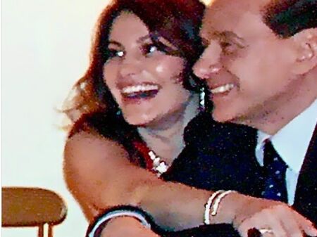Ще отнеме известно време, за да преодолея шока от загубата, написа Мадам Мулти за Берлускони