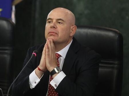 ВСС махна главния прокурор Иван Гешев с 16 гласа "за"