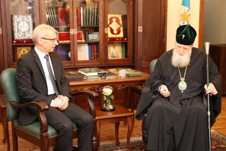 Първа среща на патриарх Неофит с новия премиер Денков