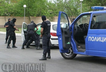 Даниел Гроздев разнасяше марихуана из Бургас, озова се в ареста