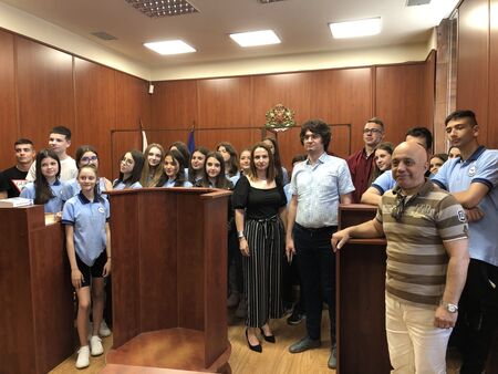 Ученици от ПГИ „Проф. д-р Димитър Табаков“ гостуваха на Районна прокуратура – Сливен 