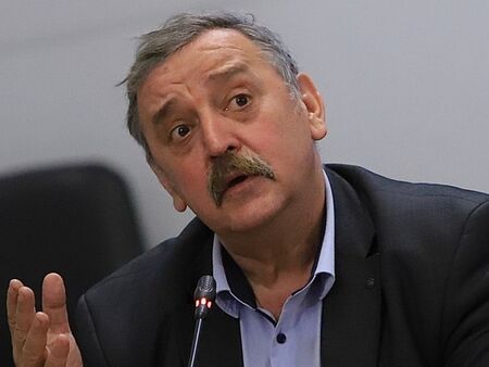 Проф. Кантарджиев ще почива на българското Черноморие, не се притеснява от замърсяване на водата