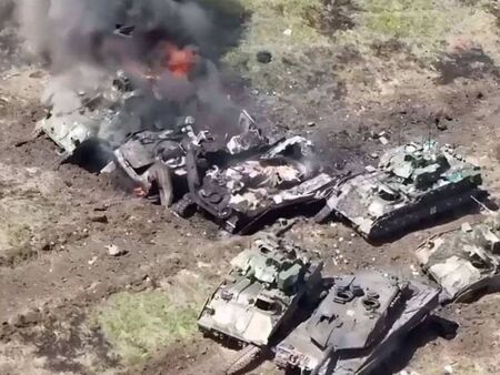 Руснаци разбиват вражески бронирани машини на Запорожието