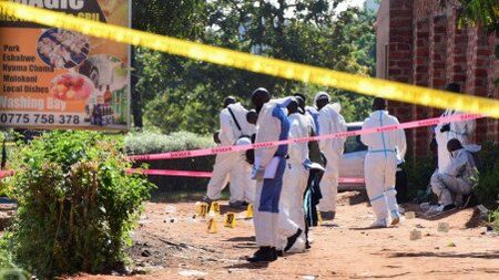 Терористи потопиха Уганда в кръв