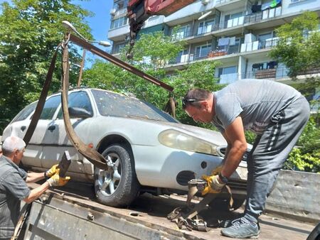 На собствениците бе дадено достатъчно дълго време за да преместят