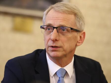 ГЕРБ и ПП-ДБ няма да поделят областните управители по квоти, обяви премиерът Денков