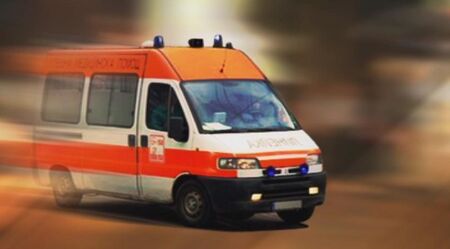 Инцидент между две села във Великотърновско: Жена пострада след удар от кола
