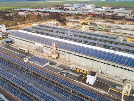 Изграждат фотоволтаичен парк в завода на Кроношпан за 3.5 млн. лева