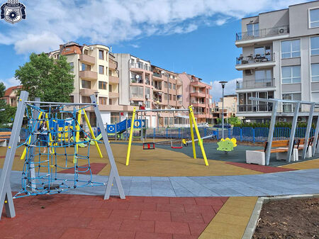 Общината реновира детските площадки в Несебър