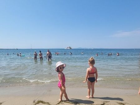 Институциите извършват ежедневен мониторинг на водата в Черно море и