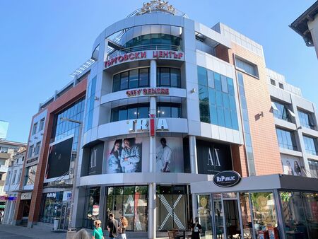 Подарете си пътешествие в света на модата В разгара на