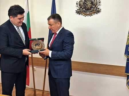 Разисквани бяха възможностите за сътрудничество в сферите на икономиката транспорта