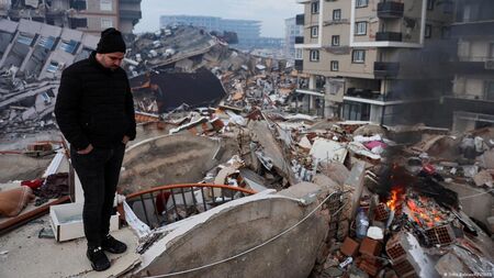 Турция започна да строи жилища за останали без дом след земетресенията