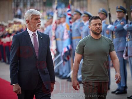 Зеленски подкрепен от Чехия за членство на Украйна в НАТО, търси помощ и в Турция