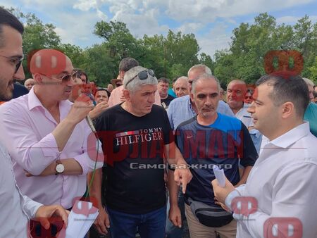 Депутатът Константин Бачийски си заложи главата, че пътят за село Росен ще бъде ремонтиран