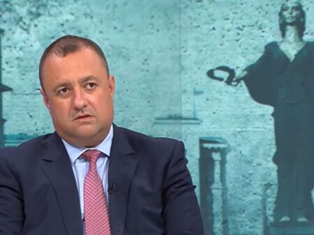 Депутат от БСП заговори за три предателства срещу националния интерес на България