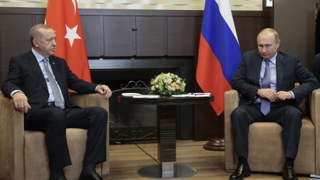 Русия обвини Турция, че е нарушила споразумението за командирите на полка "Азов"