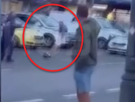 Полицаи използваха електрошок срещу буйстващ младеж в Созопол (ВИДЕО)