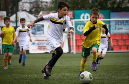 10-ият юбилеен национален турнир „Футболни звезди на България“ събира в Бургас над 500 деца