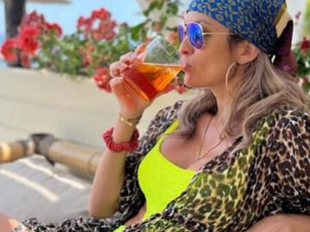 Тази известна българка е на 33 години, но е толкова секси, че дори 20-годишните й завиждат