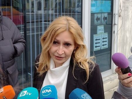 На всеослушание обявявала също че щяла да уволни инспекторите ако