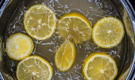 Тайната съставка на здравословното отслабване: варен лимон