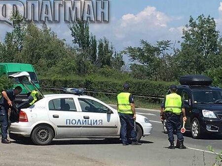 Полицаи от Пазарджик помогнаха на възрастно семейство, останало без гориво на АМ Тракия
