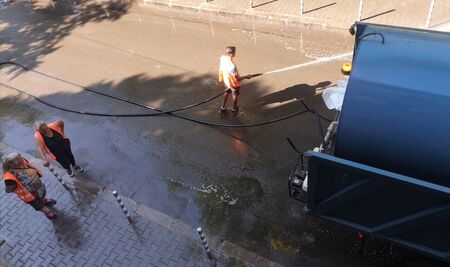 Заради горещините ще има "извънредно" миене на булеварди в София