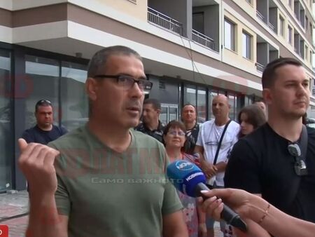 Не могат да си влязат в домовете в Green Residence