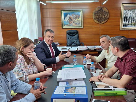 Kметът на Несебър Николай Димитров и министърът на културата Кръстю Кръстев проведоха работна среща