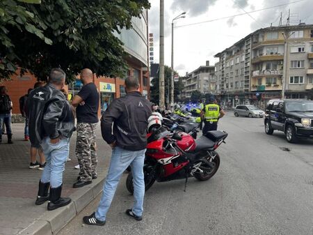 Мотористи протестират в Търново заради смъртта на свой приятел на пътя