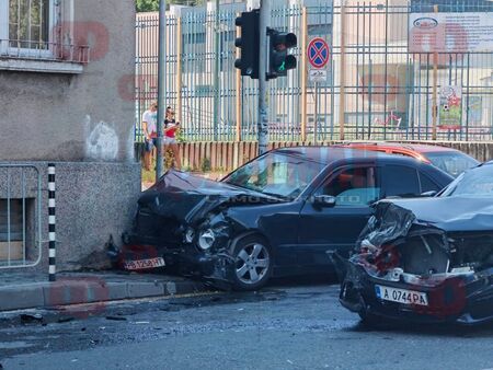 Инцидентът стана преди минути Лек автомобил БМВ с бургаска регистрация