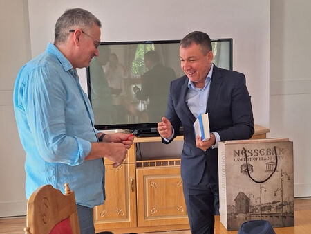Кметът на Несебър Николай Димитров се срещна с писателя Георги Господинов