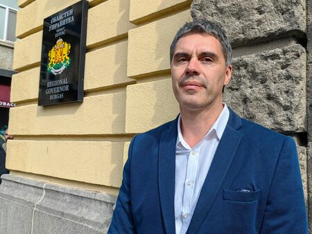 Областният управител на Бургас поиска незабавно решение на проблема с неохраняемите плажове