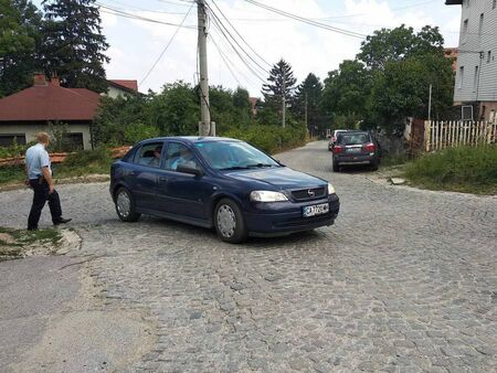 По време на стрелбата Алексей Петров е бил трима охранители.