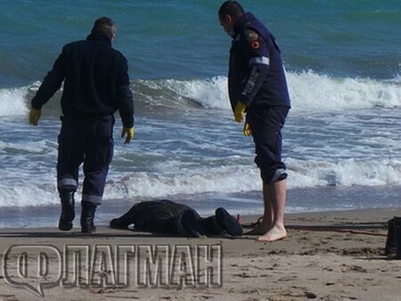 Трагедия! Мъж се удави на Северния плаж в Поморие, влязъл в бурното море, въпреки червения флаг