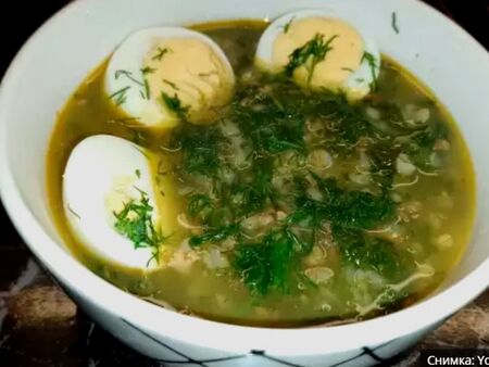 Рецепта за диетична супа със спанак и елда