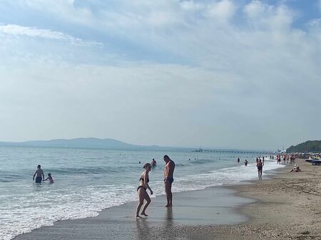 Опасният „Карпуз мелтем“ е в миналото, морето по Южното Черноморие е „тава“