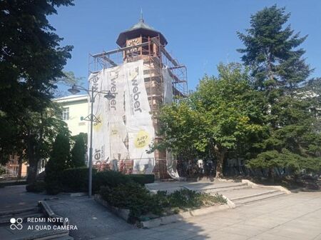 Ремонтират старата часовникова кула в Сливен