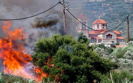 Огнеборец за пожарите в Гърция: Най-големите, които съм виждал