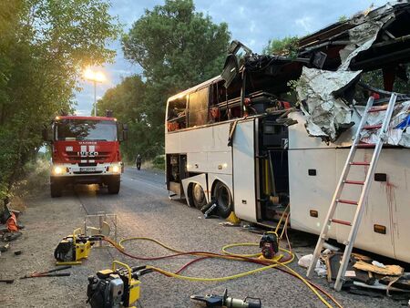 Украински автобус катастрофира в Румъния, 15 пострадаха