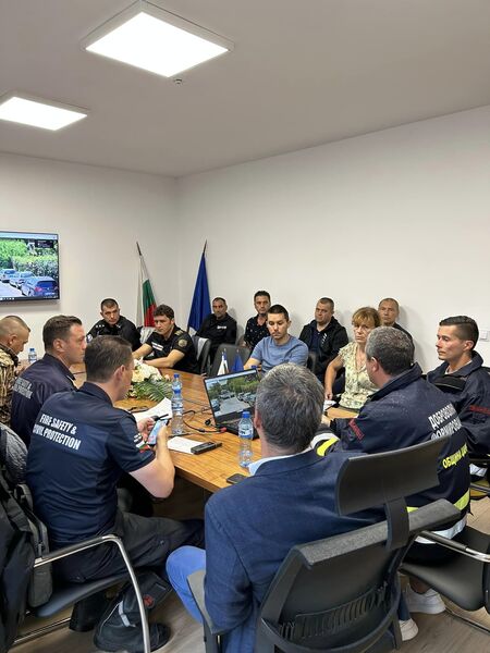 Към момента са открити телата на двама загинали мъж