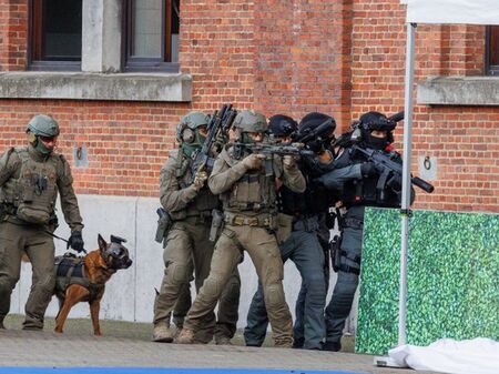 Белгия трябва да се справя с престрелки, бомбени взривове и
