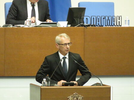 Премиерът Николай Денков изнесе доклад пред Народното събрание НС  след водното бедствие
