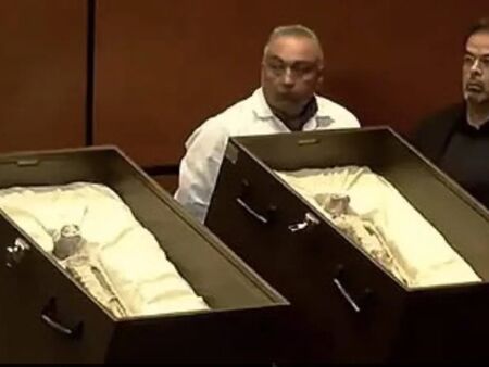 Учени представиха пред Мексиканския конгрес две странни мумифицирани тела на „извънземни”? (ВИДЕО)